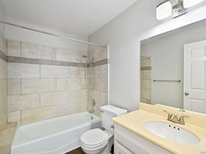 2930 Cowley Way 211, San Diego CA 92117