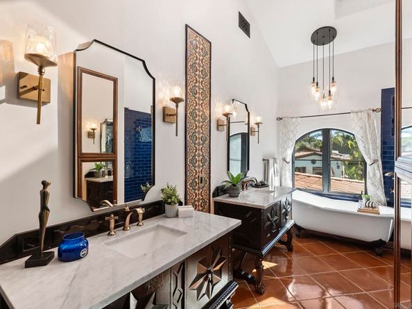 2103 Sunnyside Ave, El Cajon CA 92019