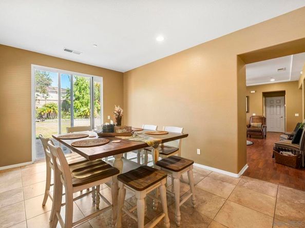 5545 Nanday Ct, Oceanside CA 92057