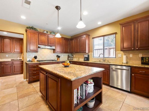 5545 Nanday Ct, Oceanside CA 92057