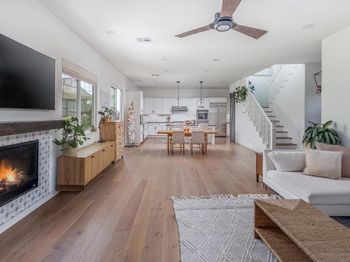 1440 Mackinnon