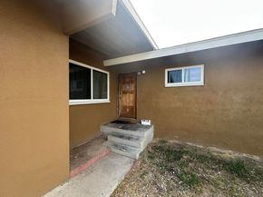 5863 Roswell St, San Diego CA 92114
