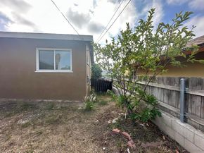 5863 Roswell St, San Diego CA 92114