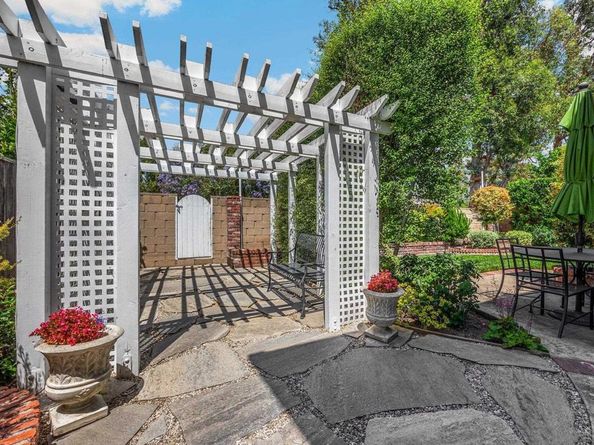 40 Brena, Irvine CA 92620