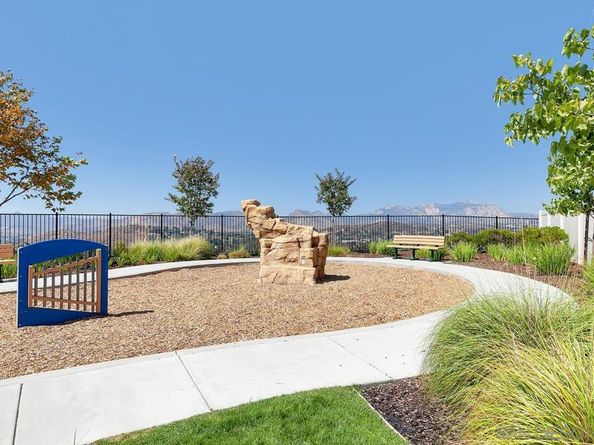 6028 Gaines St, San Diego CA 92110