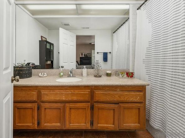 6028 Gaines St, San Diego CA 92110