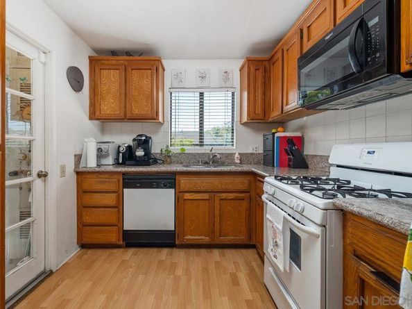 6028 Gaines St, San Diego CA 92110