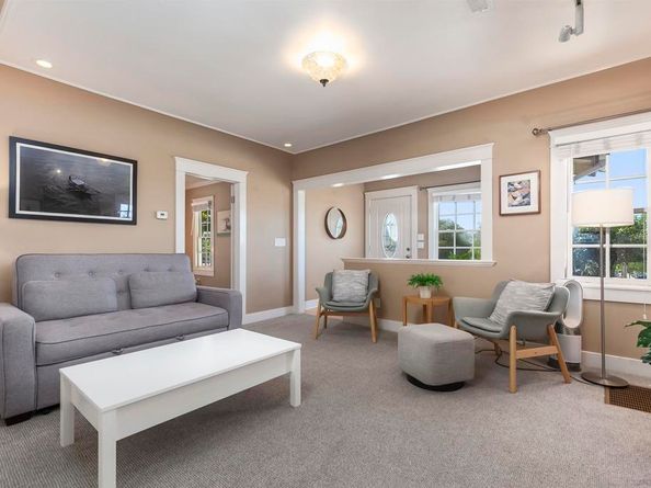 2544 Juan St, San Diego CA 92110