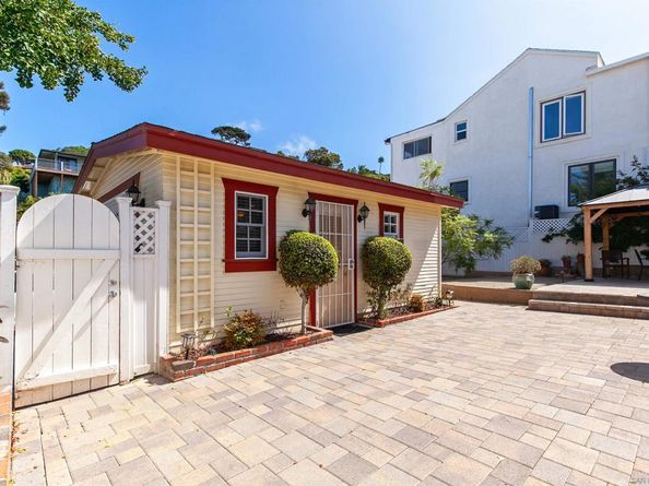 2544 Juan St, San Diego CA 92110
