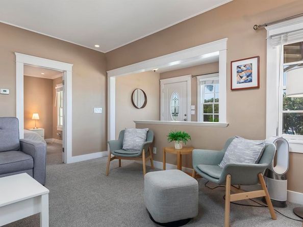 2544 Juan St, San Diego CA 92110