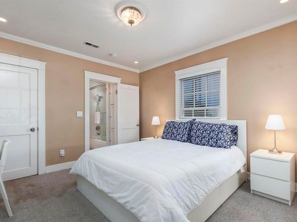 2544 Juan St, San Diego CA 92110