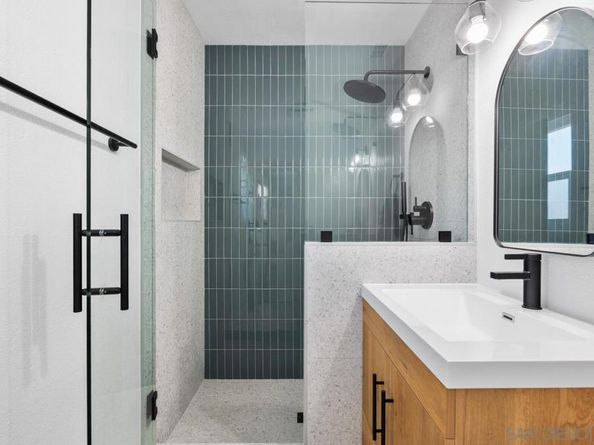 2170 Montclair St, San Diego CA 92104