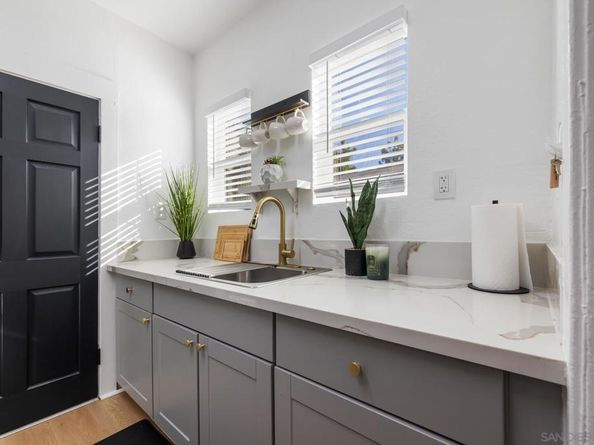 1055 21st, San Diego CA 92102