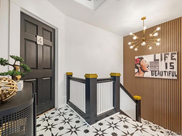 1055 21st, San Diego CA 92102