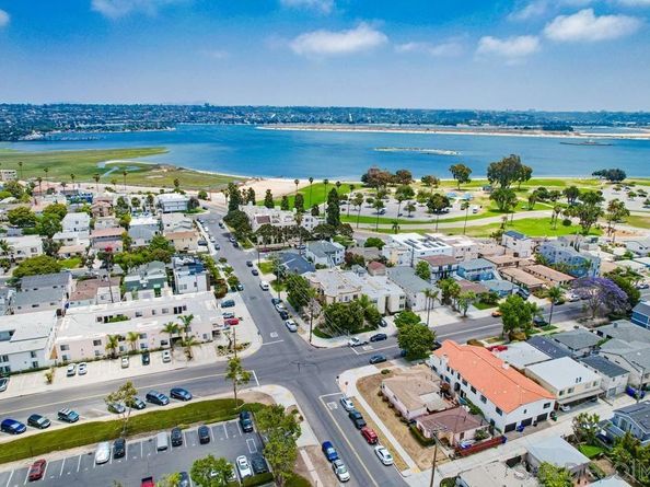 1703 La Playa Ave B, San Diego CA 92109