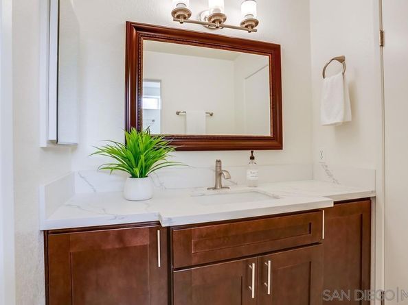 1703 La Playa Ave B, San Diego CA 92109