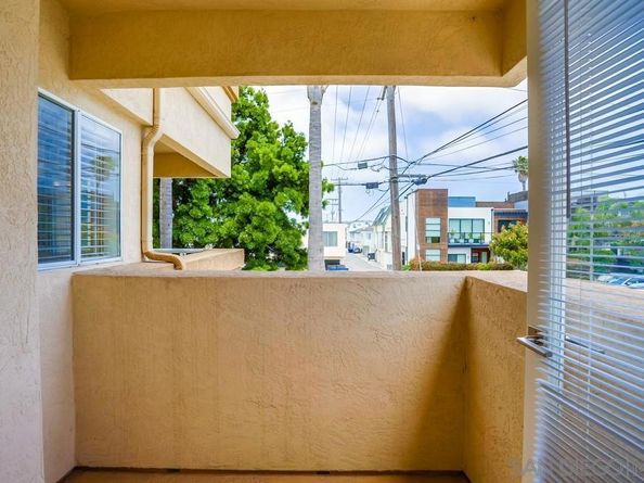 1703 La Playa Ave B, San Diego CA 92109