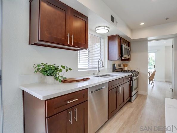 1703 La Playa Ave B, San Diego CA 92109
