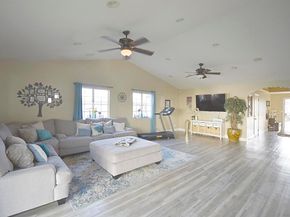 6387 Anvil Lake Ave, San Diego CA 92119