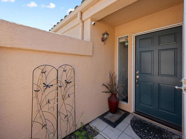 1709 Doral Gln, Escondido CA 92026