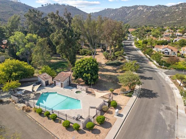 1709 Doral Gln, Escondido CA 92026
