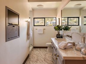 9234 Kinglet Drive, Los Angeles CA 90069
