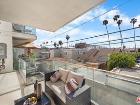 105 S Mariposa Avenue 204, Los Angeles CA 90004