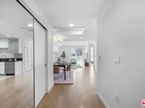 105 S Mariposa Avenue 204, Los Angeles CA 90004