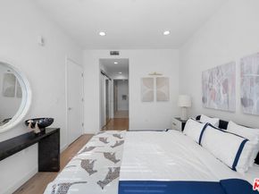 105 S Mariposa Avenue 204, Los Angeles CA 90004