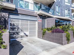 105 S Mariposa Avenue 204, Los Angeles CA 90004