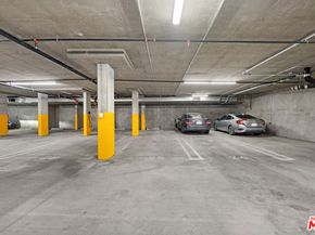 105 S Mariposa Avenue 204, Los Angeles CA 90004