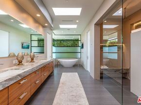 2002 LOMA VISTA Drive, Beverly Hills CA 90210