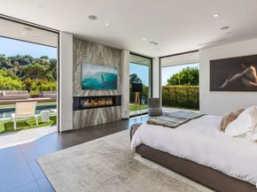 2002 LOMA VISTA Drive, Beverly Hills CA 90210