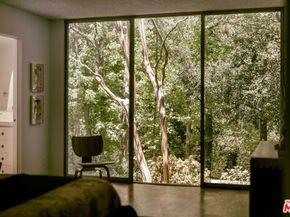 832 Canon Drive, Pasadena CA 91106