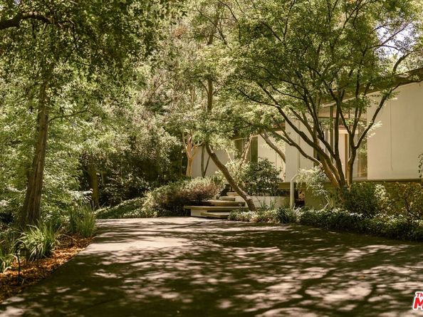 832 Canon Drive, Pasadena CA 91106