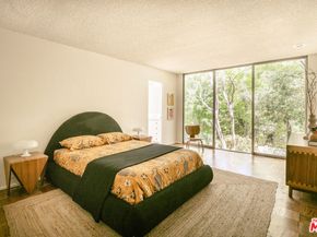 832 Canon Drive, Pasadena CA 91106