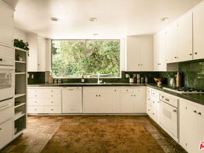 832 Canon Drive, Pasadena CA 91106