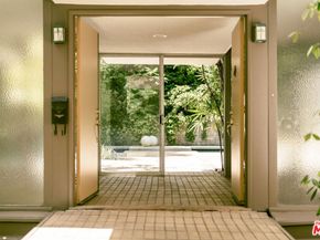 832 Canon Drive, Pasadena CA 91106