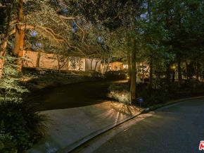 832 Canon Drive, Pasadena CA 91106