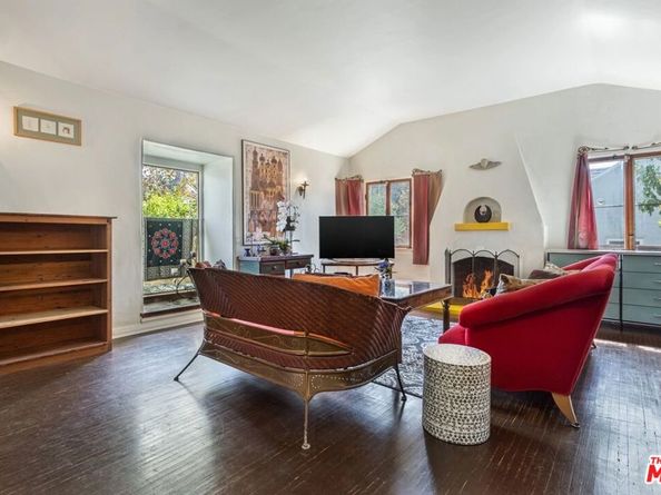 1309 Carmona Avenue, Los Angeles CA 90019