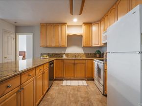 425 Autumn Drive 21, San Marcos CA 92069