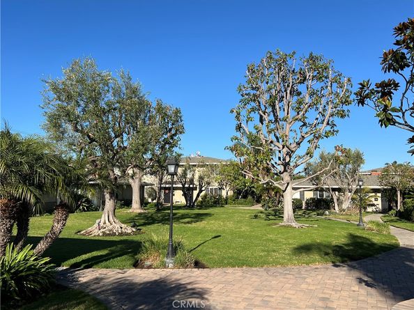 1741 Tustin 10C, Costa Mesa CA 92627