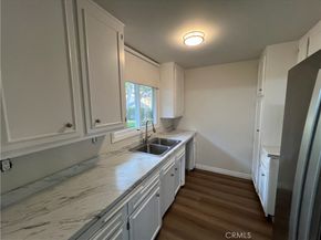 1741 Tustin 10C, Costa Mesa CA 92627