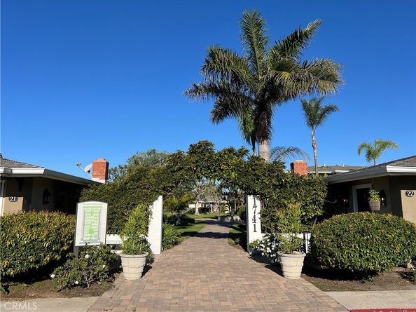 1741 Tustin 10C, Costa Mesa CA 92627
