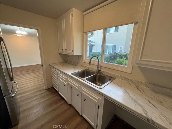 1741 Tustin 10C, Costa Mesa CA 92627