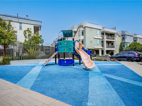 1022 Bridgewater Way, Costa Mesa CA 92627