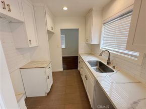 1208 S Cochran Avenue, Los Angeles CA 90019