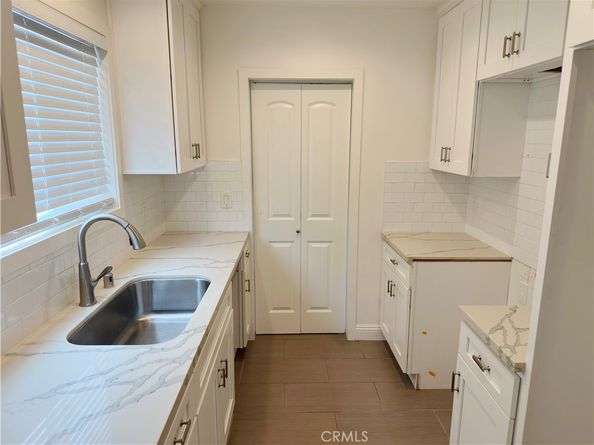 1208 S Cochran Avenue, Los Angeles CA 90019