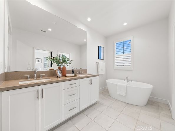 121 Tall Reed, Irvine CA 92618