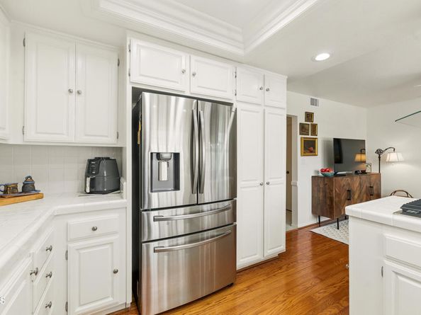 18751 Hatteras Street 13, Tarzana CA 91356